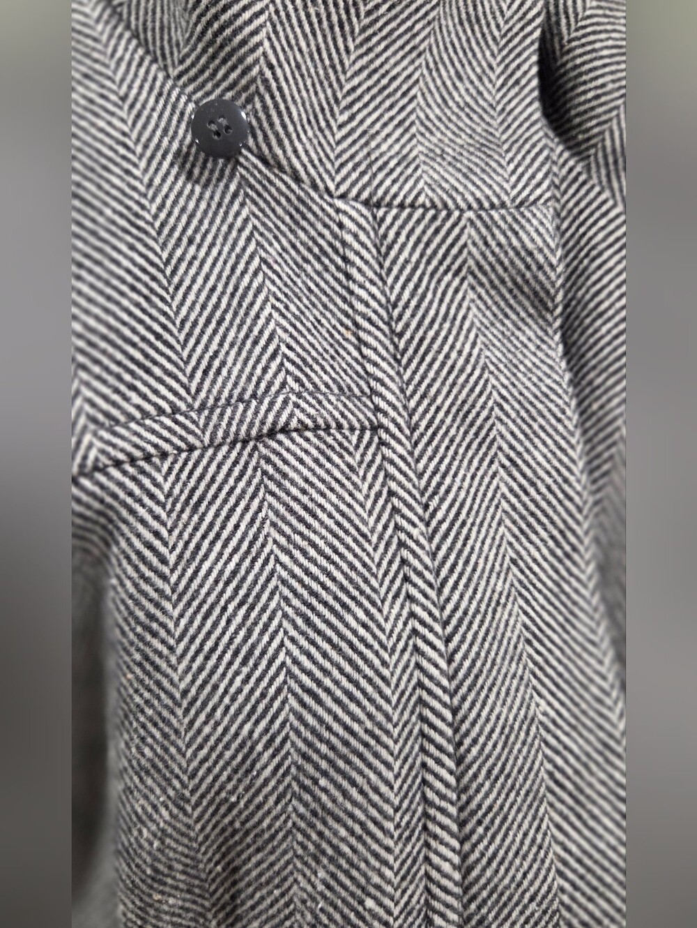 ESPRIT Womend Herringbone Wool-Blend Coat with Faux Fur Trim - Gray - Picture 5 of 7
